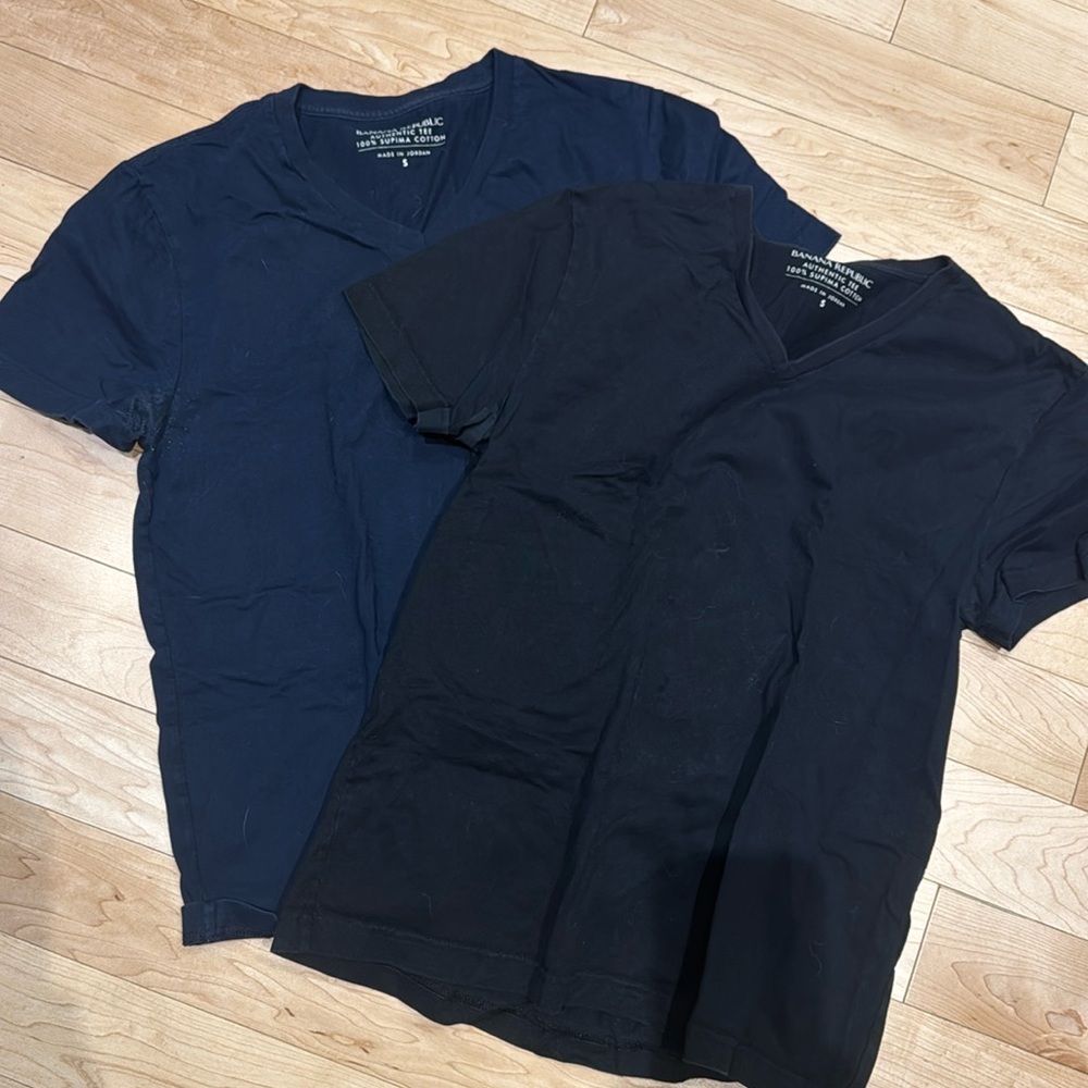 Two pack of banana republic 100% supima cotton tee shirts